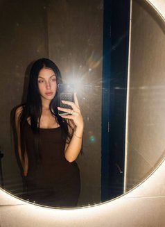 Alex - escort in Jeddah Photo 4 of 7