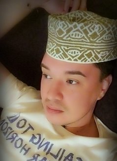 Alex - Male escort in Muscat Photo 1 of 4
