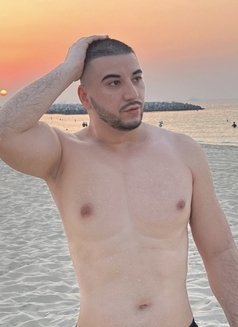 Alex - Male escort in Dubai Photo 2 of 4