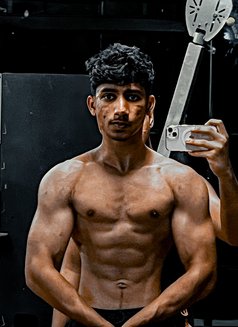 Alex South Goa Male Escort - masseur in Candolim, Goa Photo 3 of 4