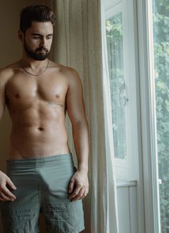 Alex Steel - Masajista in Barcelona Photo 2 of 23