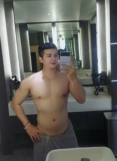 Alex - Male escort in Bangkok Photo 1 of 3