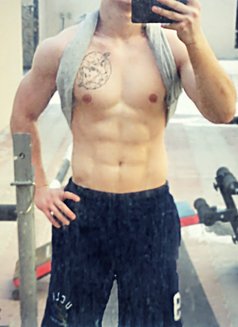 Alex - Male escort in Dubai Photo 1 of 4