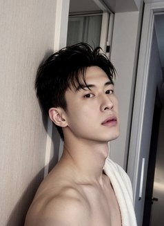 Alex (WhatsApp only) - Male escort in Kuala Lumpur Photo 4 of 5