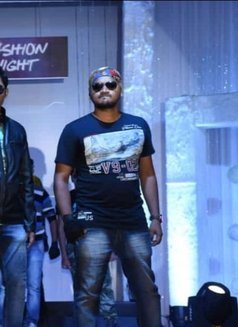 Alex77 - Male escort in Mumbai Photo 1 of 1