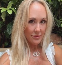 Alexa - escort in Cairo