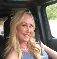 Alexa - escort in Cairo