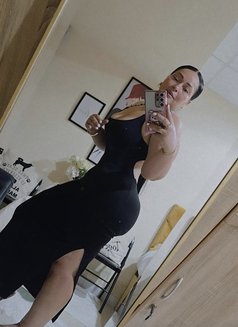 Alexa - escort in Abu Dhabi Photo 5 of 9