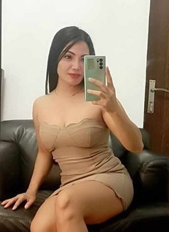 Alexa - escort in Abu Dhabi Photo 6 of 7