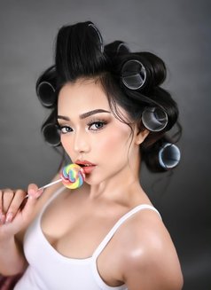 Alexa - escort in Makati City Photo 1 of 12