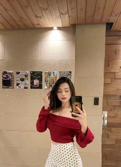 Alexa - escort in Makati City Photo 8 of 12