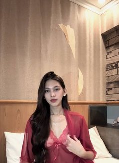 Alexa - escort in Singapore Photo 2 of 17