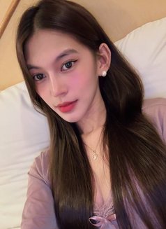 Alexa - escort in Singapore Photo 12 of 17