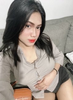 Alexa is for hire - Transsexual escort in Manila Photo 4 of 9