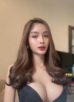 Alexa - Transsexual escort in Manila Photo 4 of 6