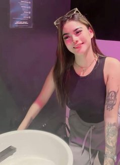 Alexa Moore - escort in Makati City Photo 8 of 9