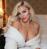 Vera blonde - escort in Dubai Photo 1 of 8