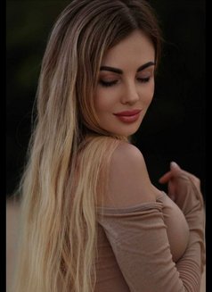 Alexa - escort in Dubai Photo 2 of 8