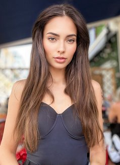 Alexa - escort in Dubai Photo 1 of 9