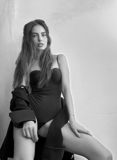 Alexa - escort in Dubai Photo 6 of 9