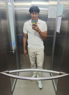 Alexander - Acompañantes masculino in New Delhi Photo 2 of 2