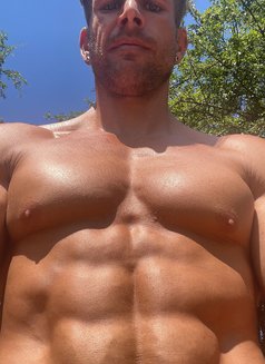 Alexander Steel - Male escort in London Photo 7 of 14