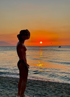 ALEXANDER - Male escort in Makati City Photo 8 of 10