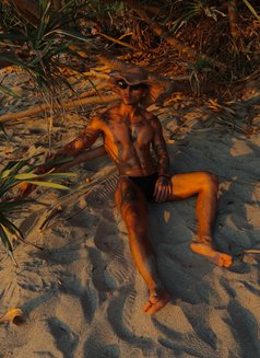 ALEXANDER - Male escort in Makati City Photo 10 of 10