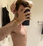 Alexander Toy Boy - Acompañantes masculino in Al Manama Photo 2 of 7