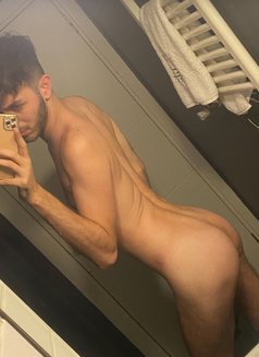 Alexander Toy Boy - Male escort in Dubai Photo 3 of 7