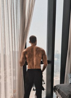 Alexanderrr - Male escort in Dubai Photo 8 of 8