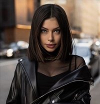 Alexandra - escort in Paris