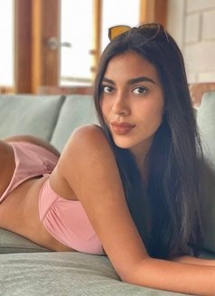 ALEXANDRA MATARAN - Transsexual escort in Barcelona Photo 1 of 18