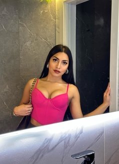 ALEXANDRA MATARAN - Transsexual escort in Barcelona Photo 2 of 18