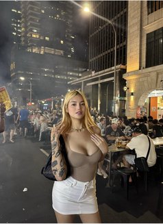 Alexandra Mooree - puta in Singapore Photo 14 of 15