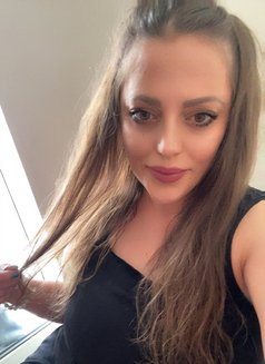 Alexandra - escort in Kuwait Photo 1 of 11