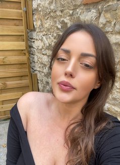 Alexandra - escort in Kuwait Photo 4 of 11