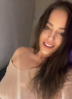 Alexandra - escort in Kuwait Photo 8 of 11