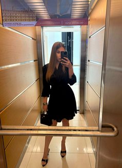 Alexandra - escort in Beirut Photo 3 of 6