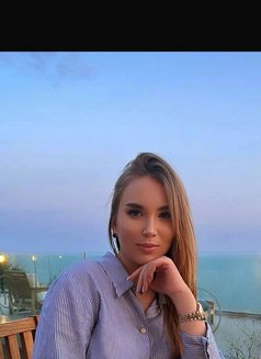 Alexandra - escort in Beirut Photo 6 of 6