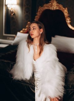 Alexandra - escort in Dubai Photo 7 of 11