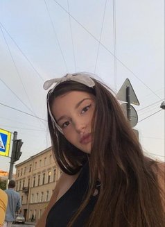 Alexandra - escort in Hong Kong Photo 5 of 6