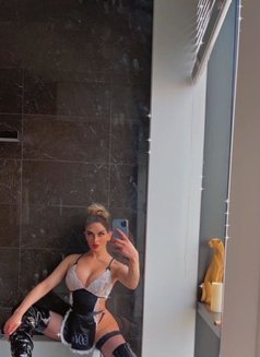 Alexandra the Best - Transsexual escort in İstanbul Photo 13 of 14