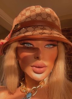 Alexandra the Best - Transsexual escort in İstanbul Photo 14 of 14