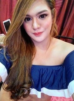Alexia - Transsexual escort in Makati City Photo 3 of 10
