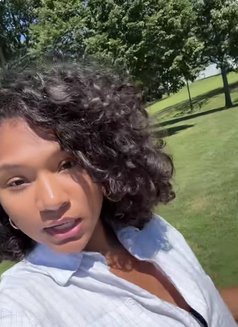 Alexis - escort in Beirut Photo 3 of 3