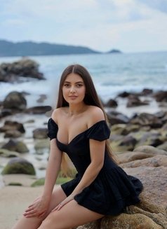 Alexis - escort in Phuket Photo 6 of 9