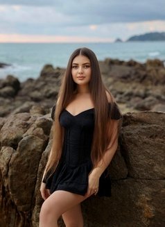 Alexis - escort in Phuket Photo 8 of 9
