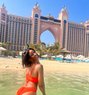 Alexis - puta in Muscat Photo 1 of 4