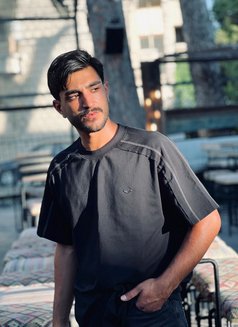 Alexsexy - Male escort in Beirut Photo 4 of 9